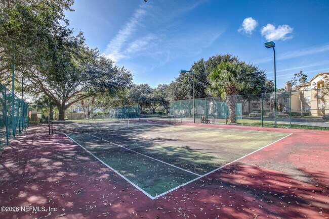 Building Photo - 11-11 Arbor Club Dr