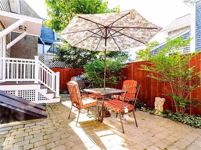 Building Photo - 6 Pope St