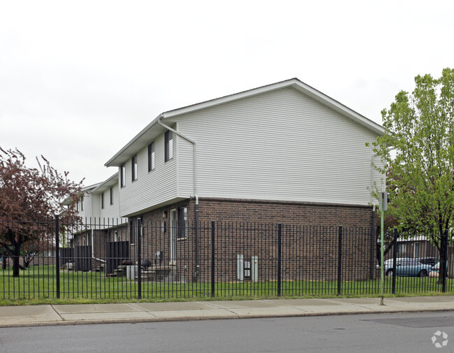 Building Photo - Forest Park Apartments