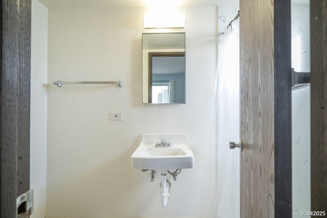 Building Photo - $3,000 / 2br - 731ft2 - 2 BED 2 BATH CONDO IN PEARLRIDGE G&T