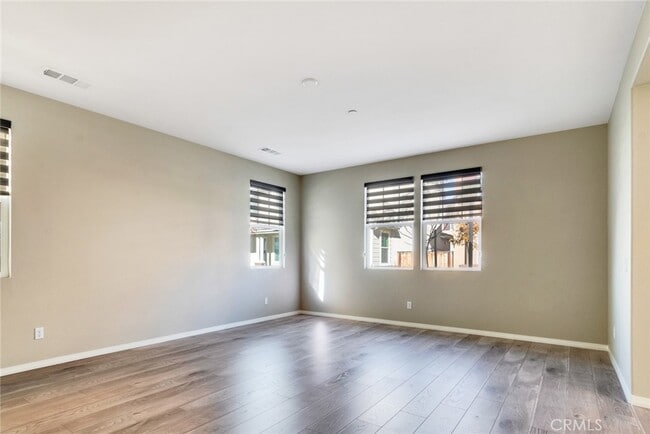 Building Photo - 4959 Camarillo Ln