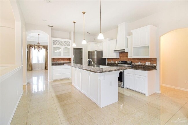 Building Photo - 2801 Summer Breeze Ave