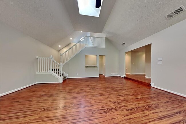 Building Photo - 677 Longbow Ct