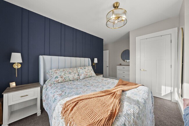 Building Photo - 664 Siebert St