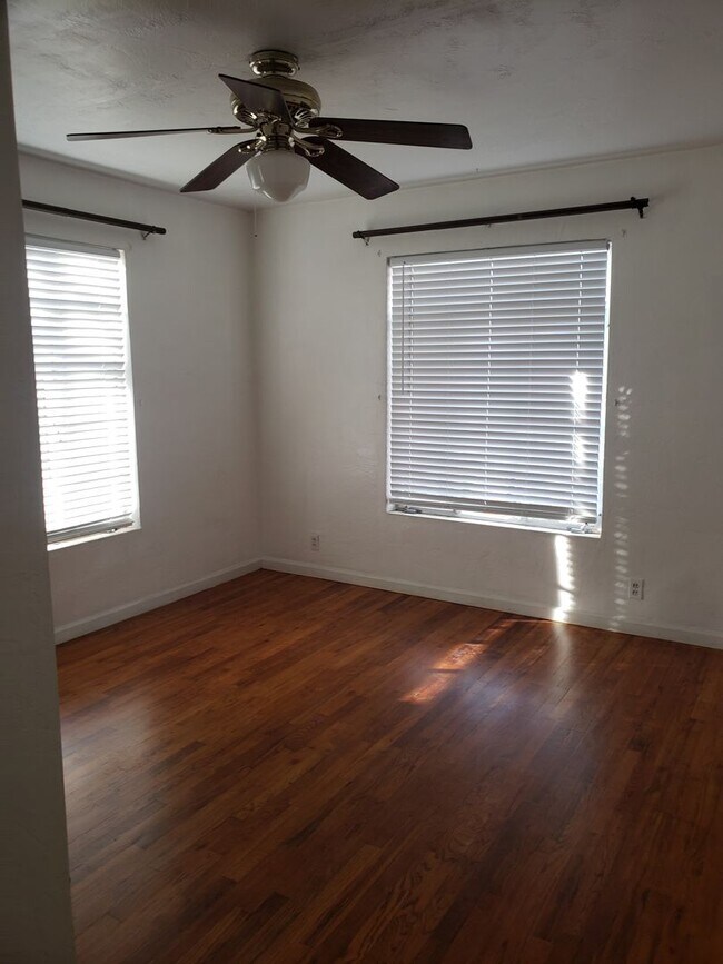 Building Photo - Charming Single Family Home
