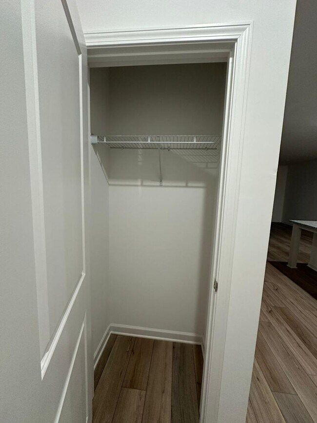 Building Photo - 2482 Van Fleet Cir