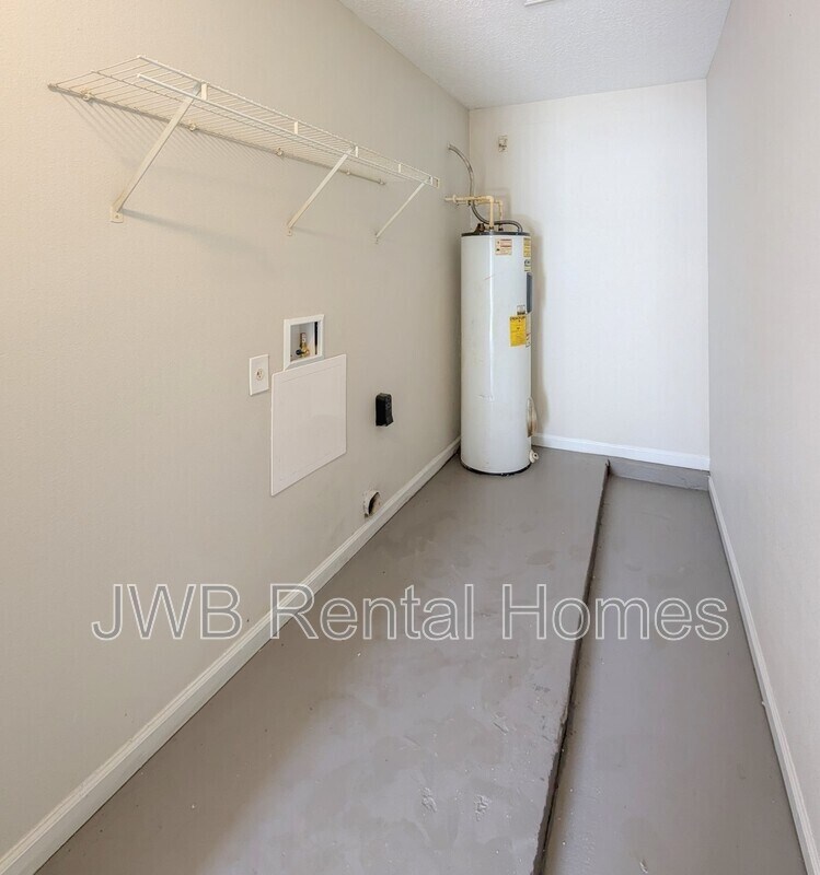 Building Photo - 8460 Kona Ave