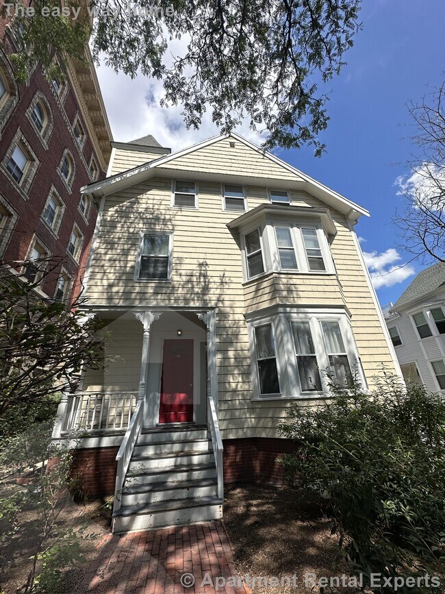 Building Photo - 381 Harvard St