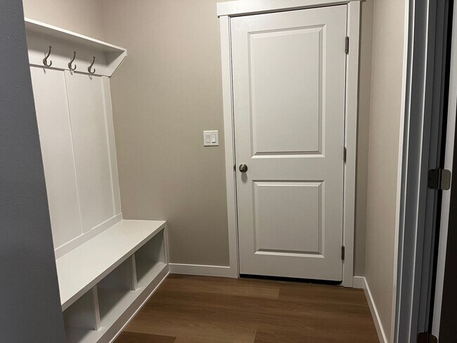 Building Photo - Never Lived in Brand New 4 bedroom 2 bathroom Home in Middleton.