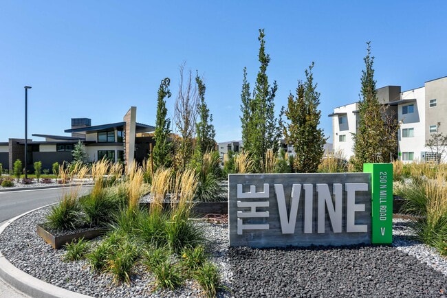 Building Photo - 556 E 250 N