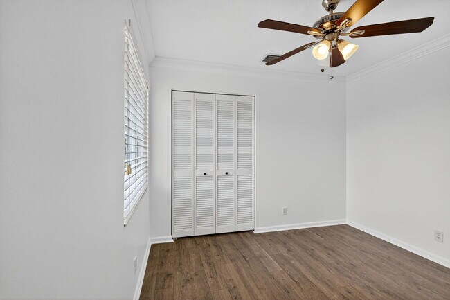 Building Photo - 8225 Pelican Harbour Dr