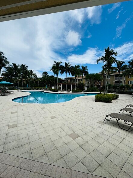 Building Photo - 6510 Emerald Dunes Dr