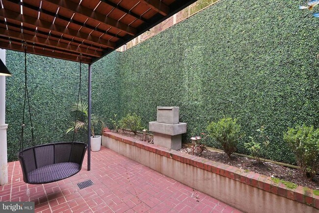 Building Photo - 1421 27th St NW