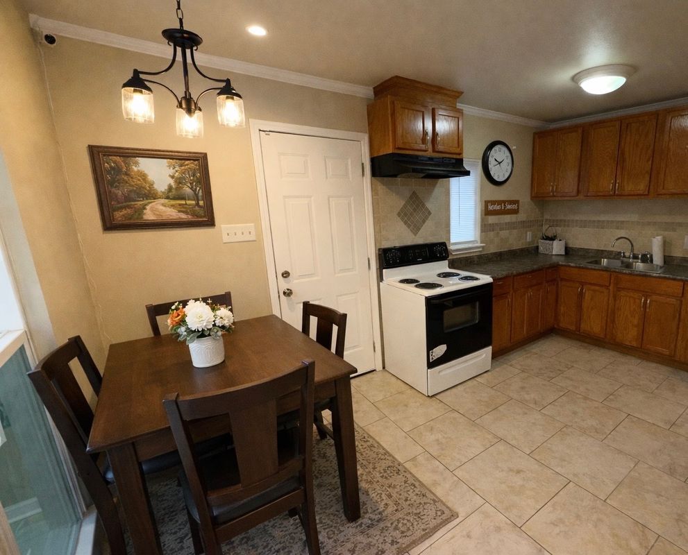 Building Photo - 12246 Palmyra Dr