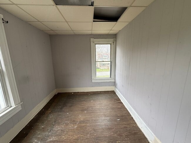 Building Photo - 659 Fisher Hill St