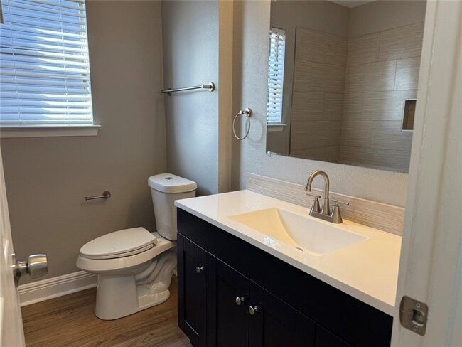 Building Photo - 10008 Barrington Cove