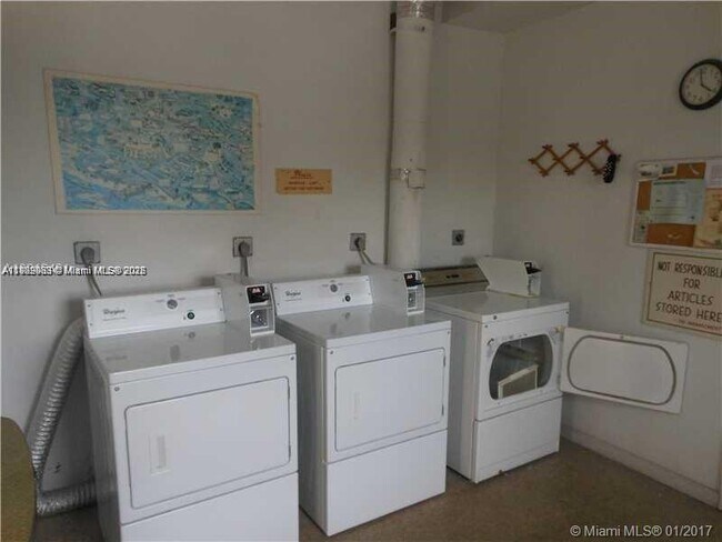 Building Photo - 348 S Federal Hwy