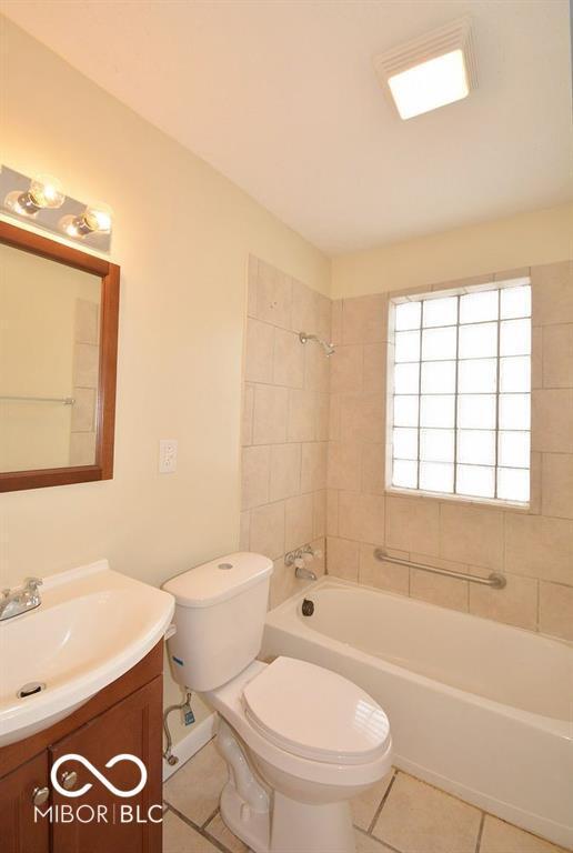 Building Photo - 5005 Indianola Ave