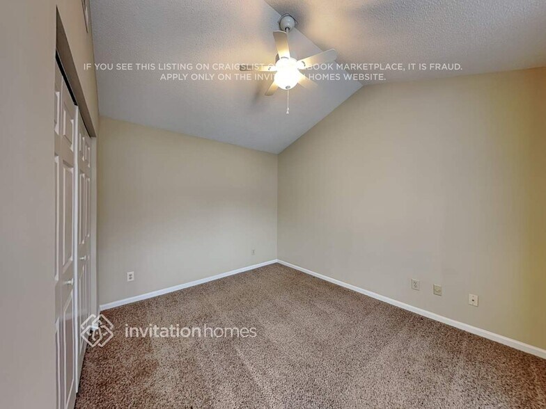 Building Photo - 2225 Sloan Dr