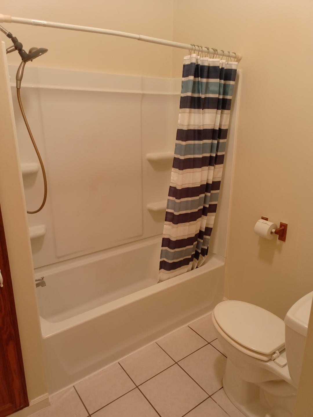 Building Photo - 418 Manitowoc St