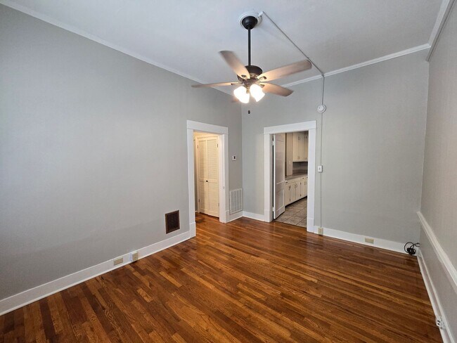 Building Photo - 1 Bedroom Northshore Apartment