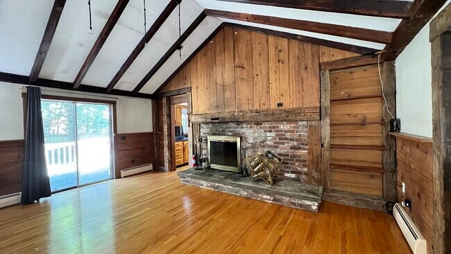 Building Photo - 191 Montgomery Rd