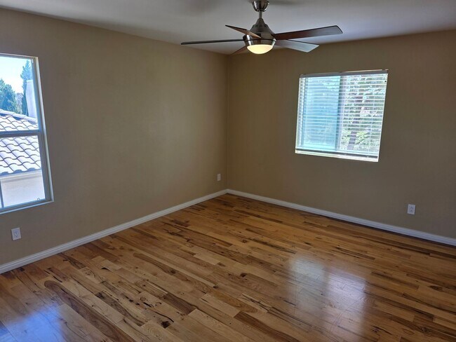 Building Photo - Crowne Hill 3 Bedroom Home