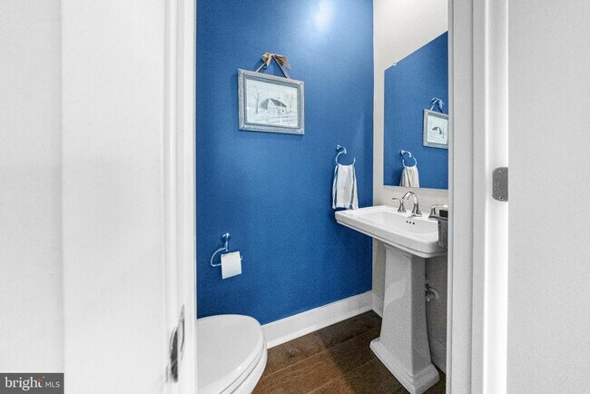 Building Photo - 973 Skylar Ct.