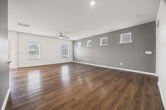 Building Photo - "Spacious 4-Bedroom Home Located In Desirable Walnut Creek Development"