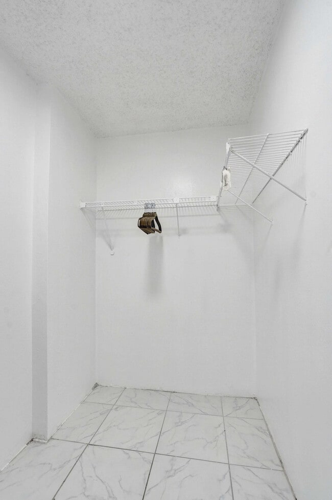 Building Photo - 777 NW 155th Ln