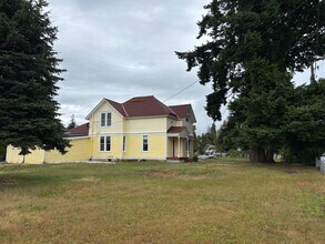 Building Photo - **Coming soon** Charming Historic 4-bd Hom...
