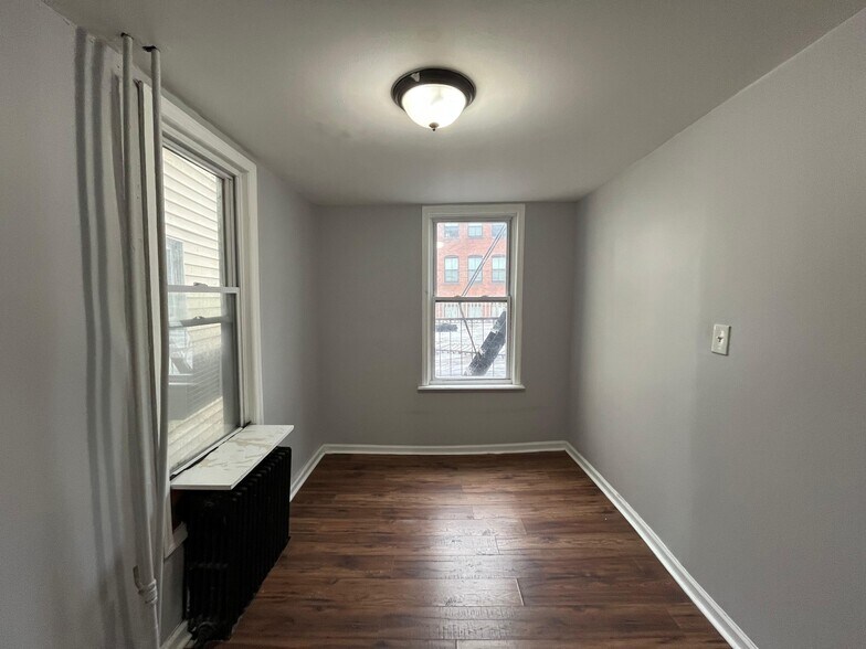 Building Photo - 54 Harrison Ave