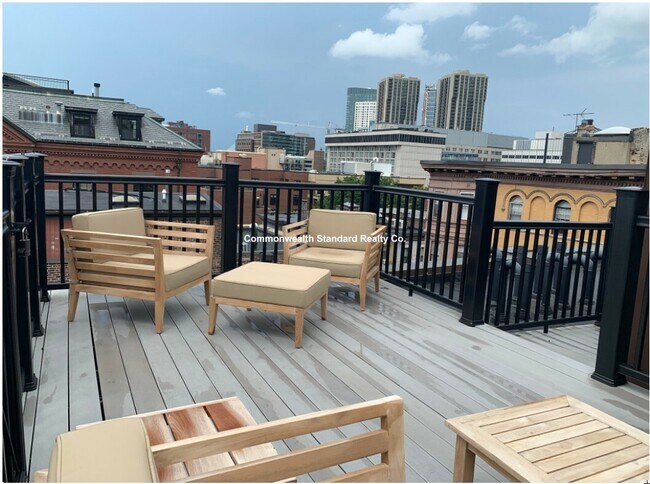 Building Photo - 33 Anderson St