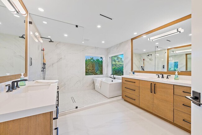 Building Photo - 2408 Bay Village Ct