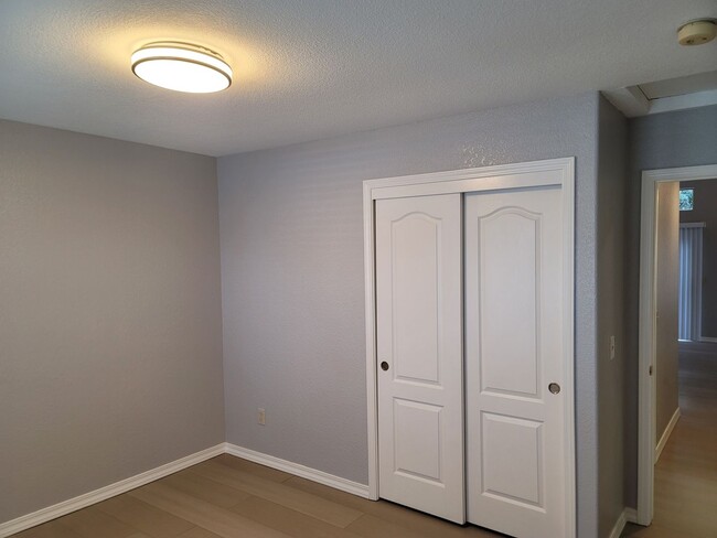 Building Photo - No Deposit