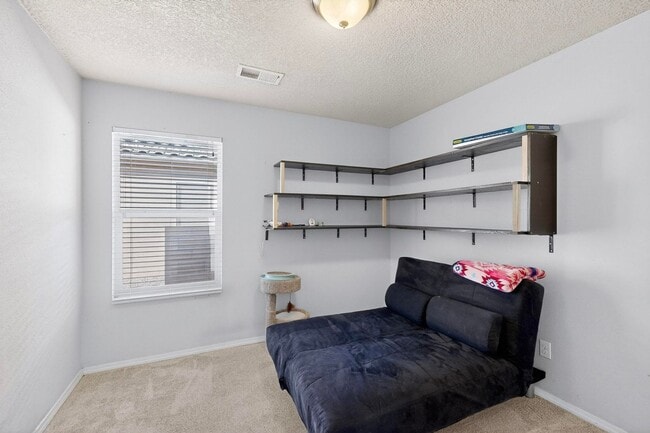 Building Photo - Montano Unser NW 3/4 bedroom 2/bath 2/Car garage