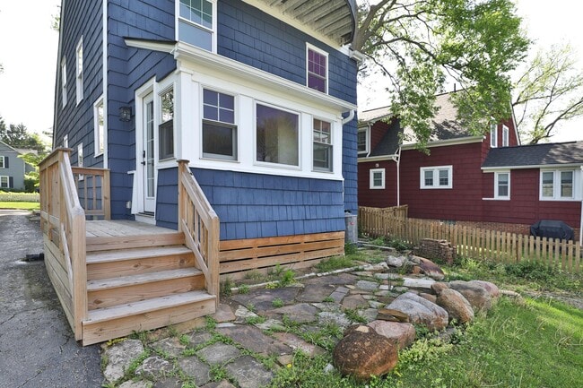 Building Photo - 125 S Knox St