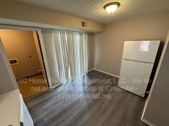 Building Photo - 838 Saddlewood St