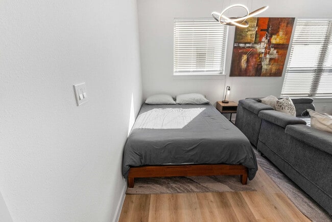 Building Photo - 6740 Peerless St