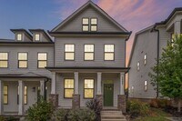 Building Photo - Stunning Modern Townhouse in the Heart of ...