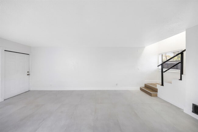 Building Photo - 20 NW 7th Ave