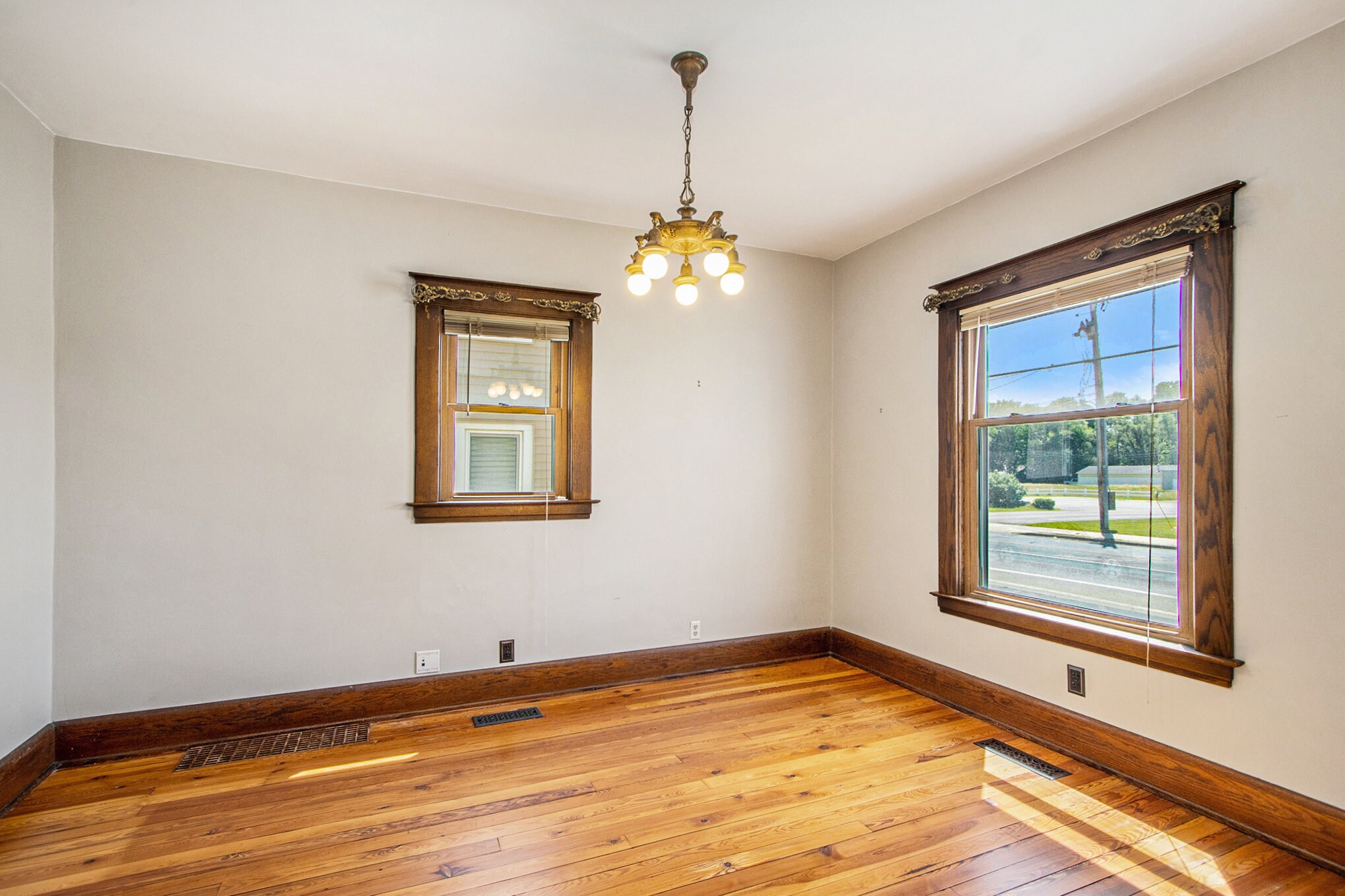 Office/Bedroom - 1403 S Burdick St