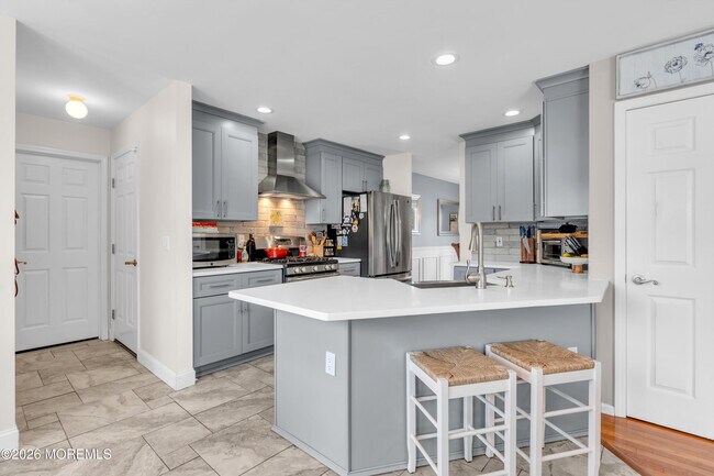 Building Photo - 356 Leeward Rd