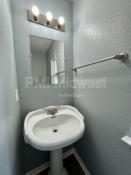 Building Photo - 25 Snowflake Cir