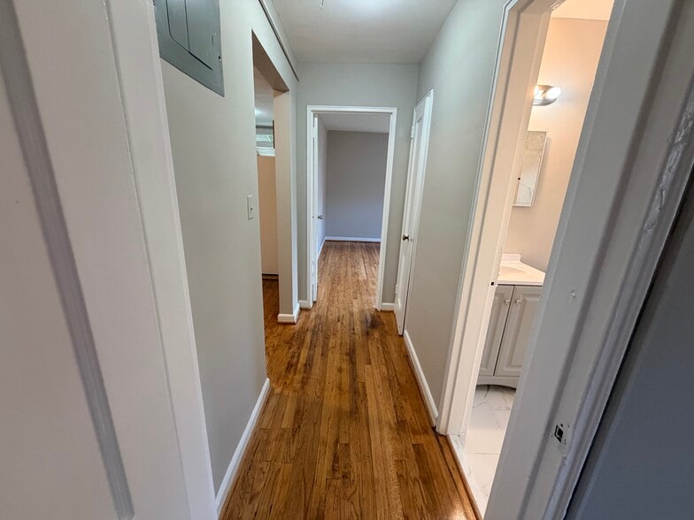 Building Photo - 7805 Lockney Ave