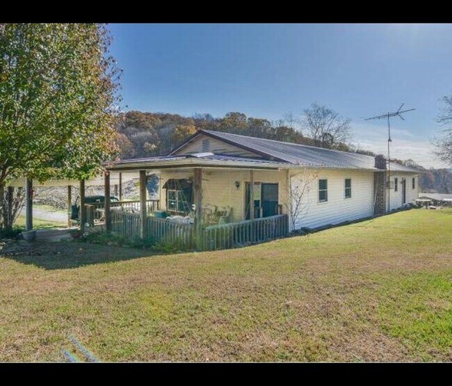 Building Photo - 492 Olinger Dr