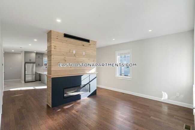 Building Photo - 120 St Andrew Rd