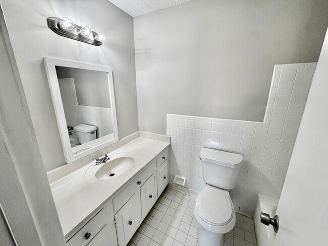 Building Photo - 5426 Gatehoyse Drive