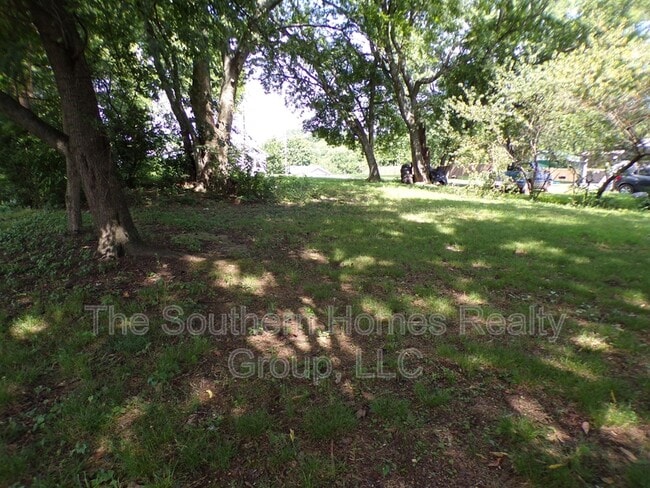 Building Photo - 403 Lenoir St