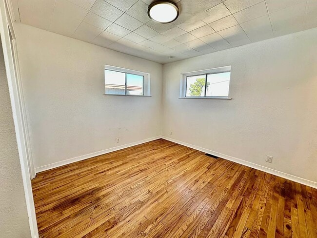 Building Photo - 819 15th St